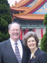 Pres. and Sis. Nielson in front of the Grand Hotel
倪會長和倪姊妹在圓山飯店前