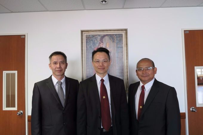 花蓮第三支會主教團： (左起) 王慶福弟兄、机文生弟兄、陳振邦弟兄