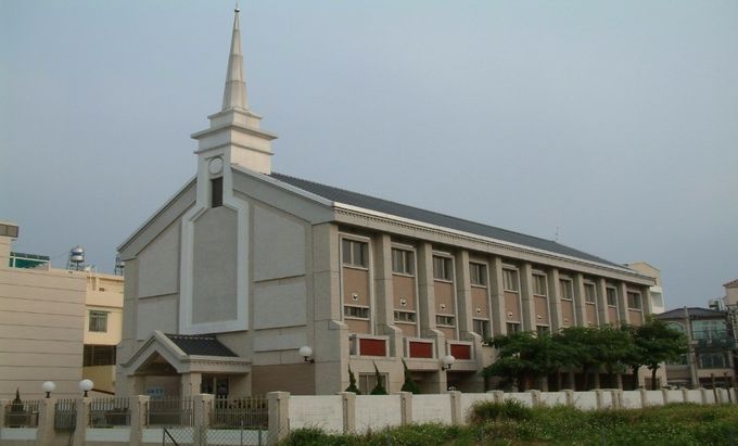 潮州支會教堂 – 2002年落成，2003年奉獻
屏東縣潮州鎮北門路145號